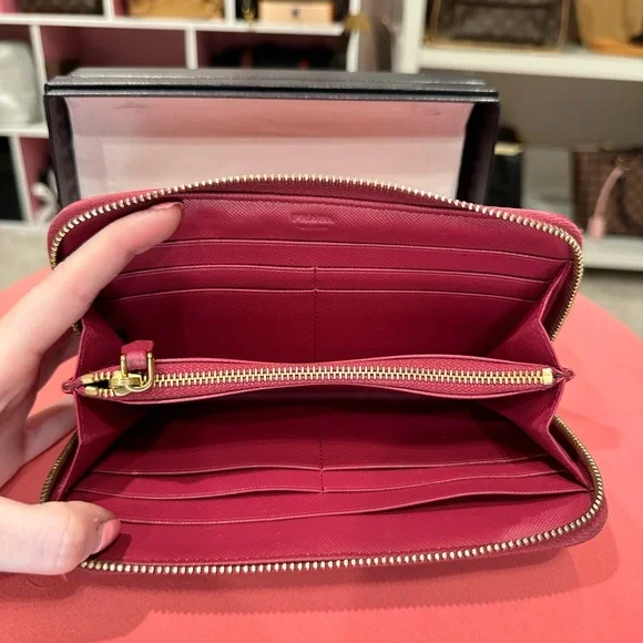 Prada Saffiano Zippy Wallet - Picture 7 of 15